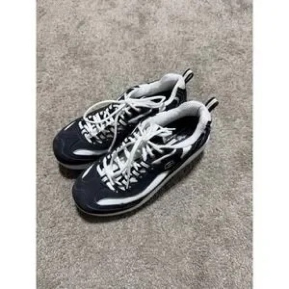 Men's Athletic Lace-Up Sneakers in Black and White - Picture 1 of 10